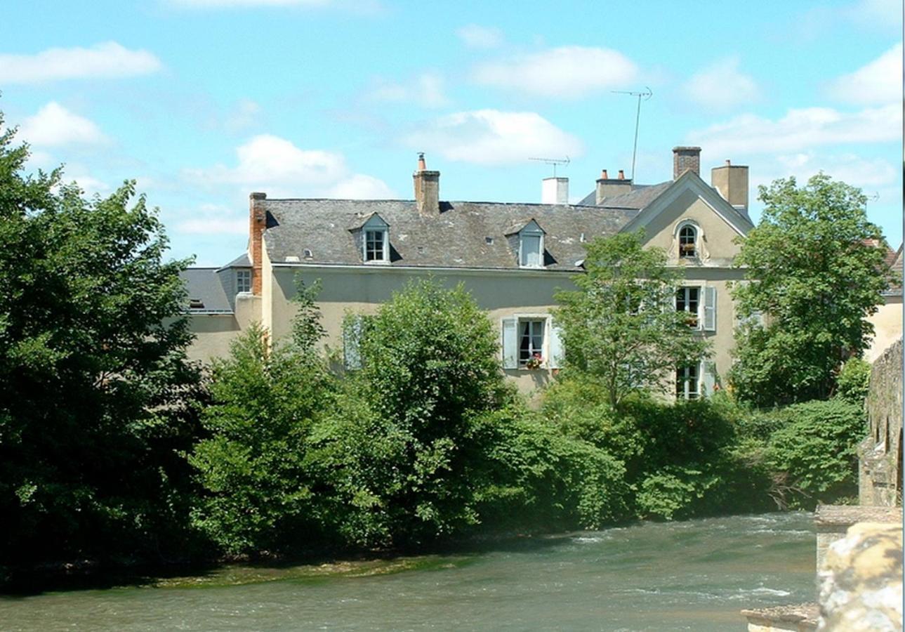 Chambres d'hôtes Le Pont Romain Montfort-le-Gesnois Exterior foto